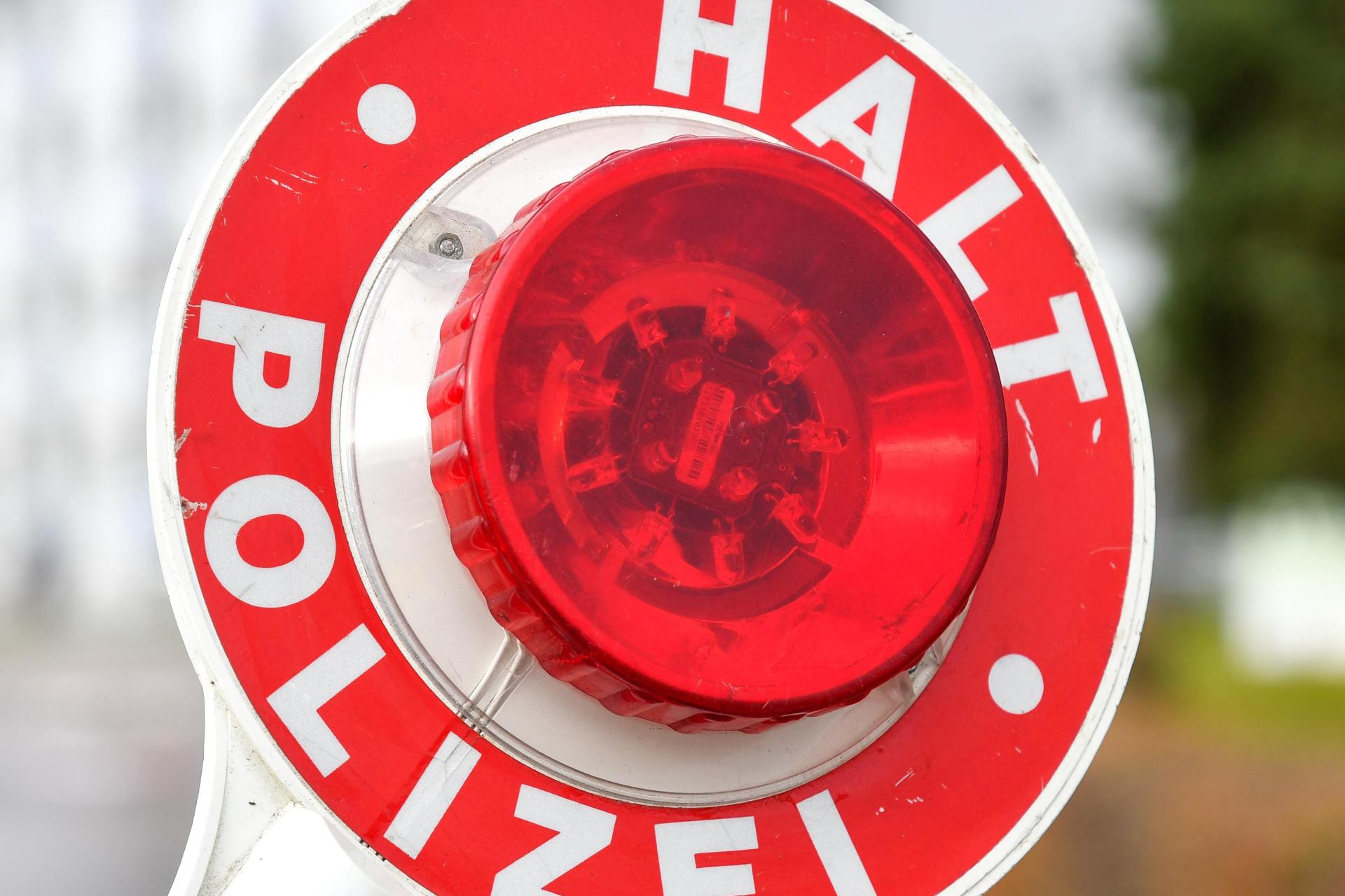 Die Polizei Neustadt hat einen alkoholisierten Autofahrer aus dem Verkehr gezogen.  (Bild: Petra Hartl)