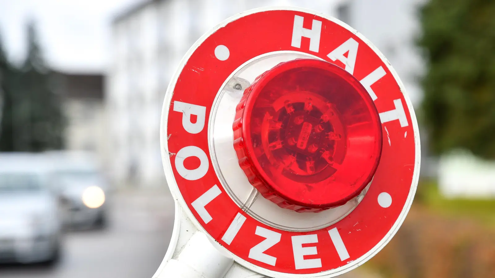Die Polizei Neustadt hat einen alkoholisierten Autofahrer aus dem Verkehr gezogen.  (Bild: Petra Hartl)