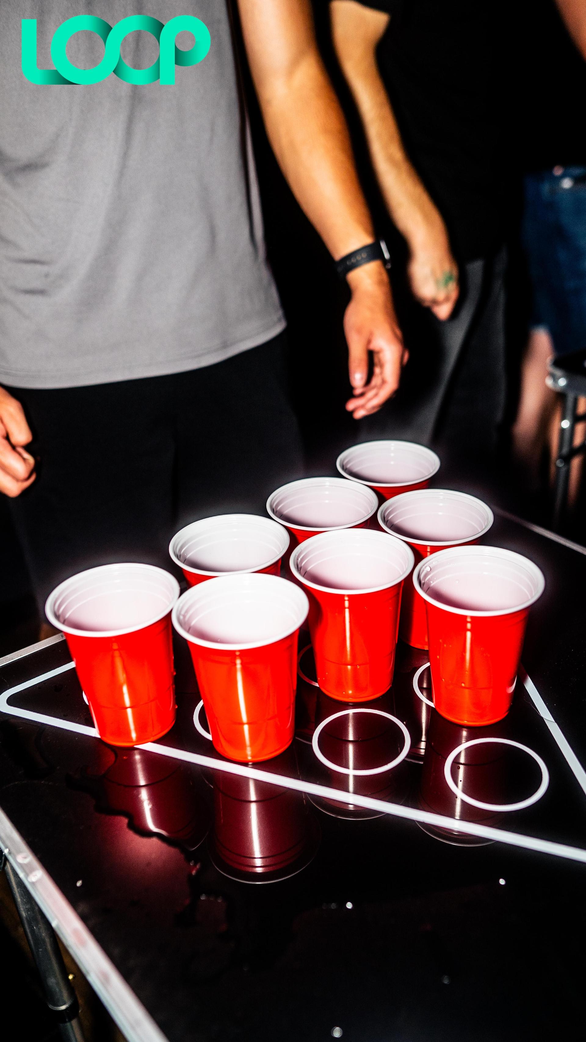 Die „School is out”-Party im Loop. (Bild: Hannes Stock)