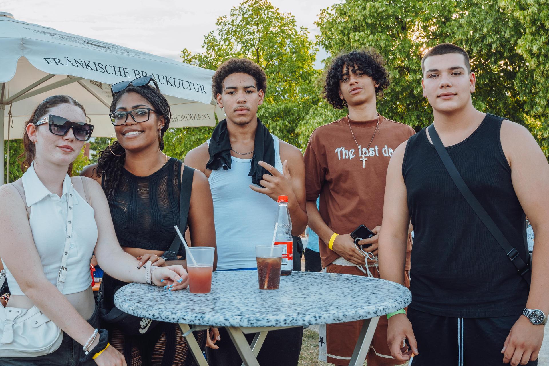 Shisha, Drinks und guter Hip-Hop. So war&#39;s am Hip-Hop BBQ in Amberg.  (Bild: Denise Helmschrott)