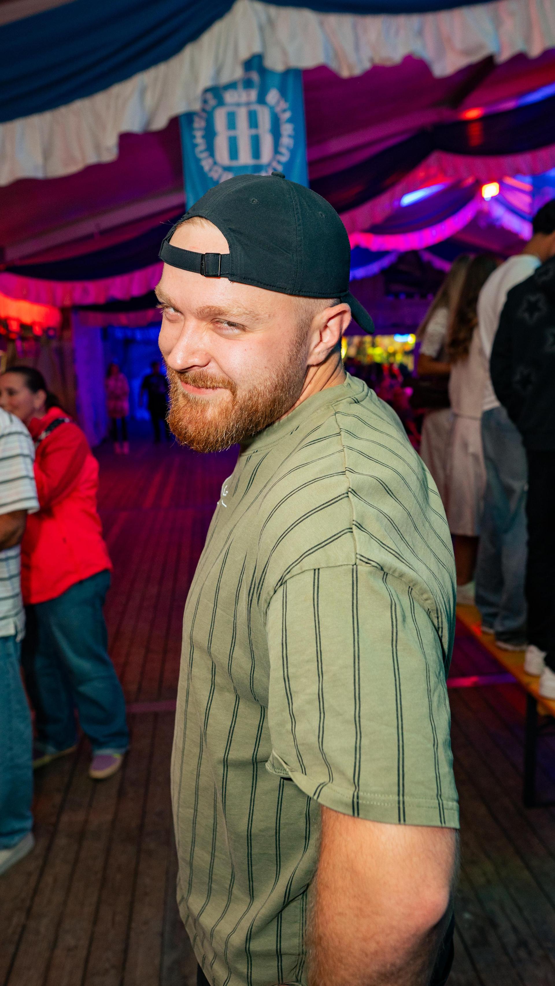 Samstagabend am Weidner Volksfest. (Bild: Hannes Stock)