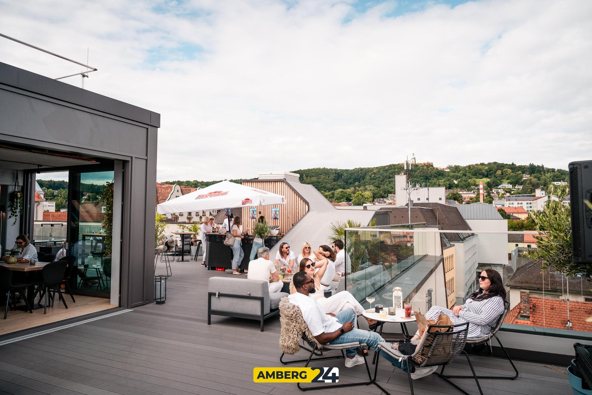 Die White Party in der Walküre Skybar. (Bild: Justus Gregor)