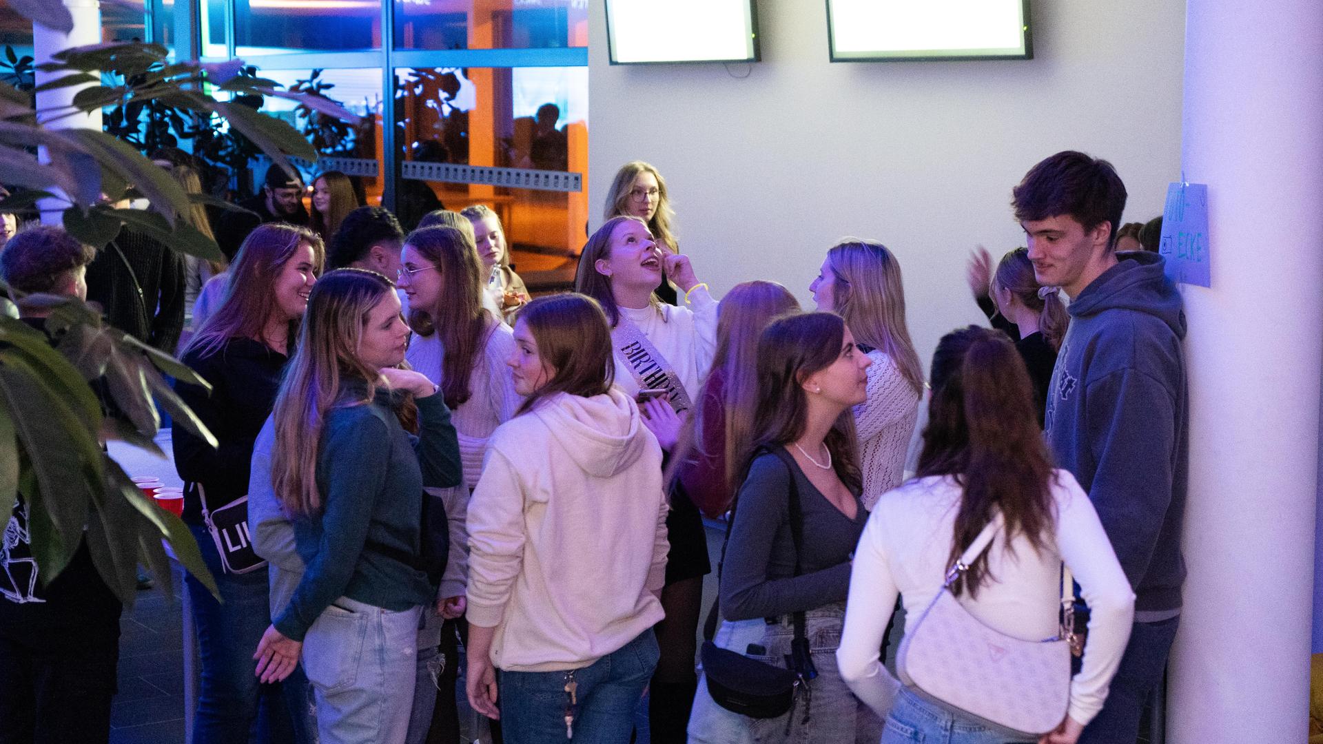 Die Bilder der FOSBOS-Kennenlernparty.  (Bild: mcl)