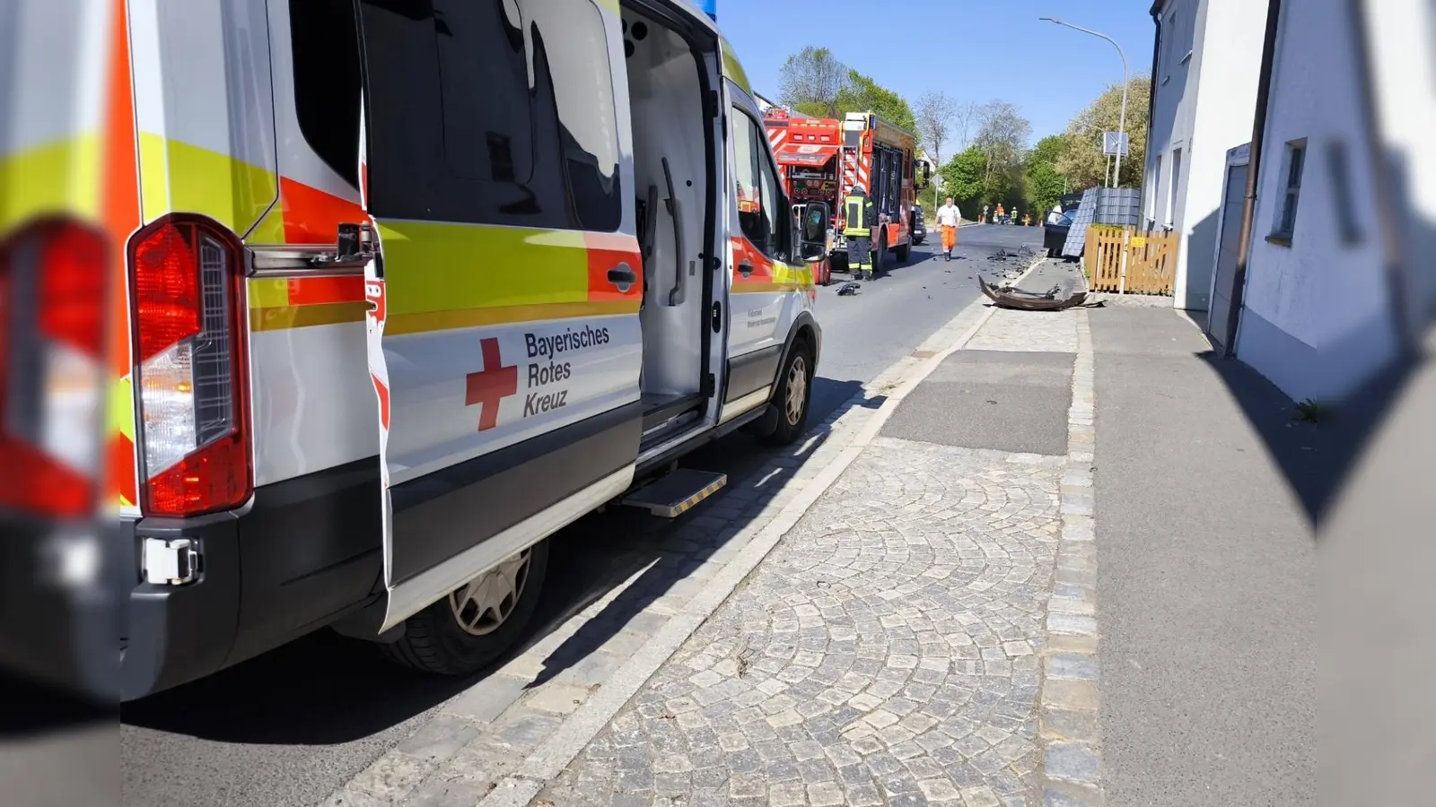 Dir Kirchenthumbacher Straße war fast zwei Stunden voll gesperrt. (Bild: jma)