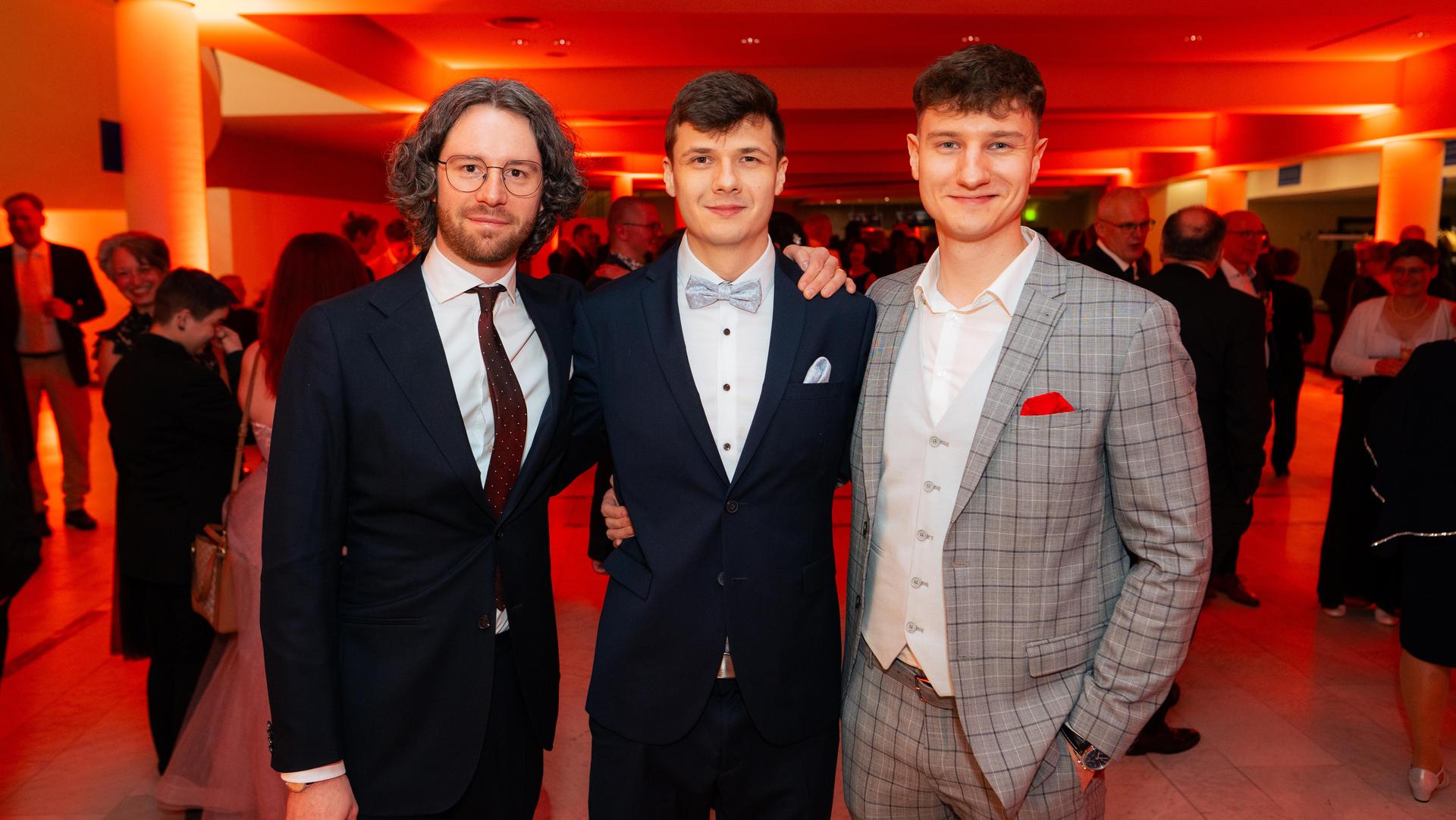 Am Samstag wurde es in der Weidener Max-Reger-Halle außergewöhnlich festlich. (Bild: Hannes Stock)