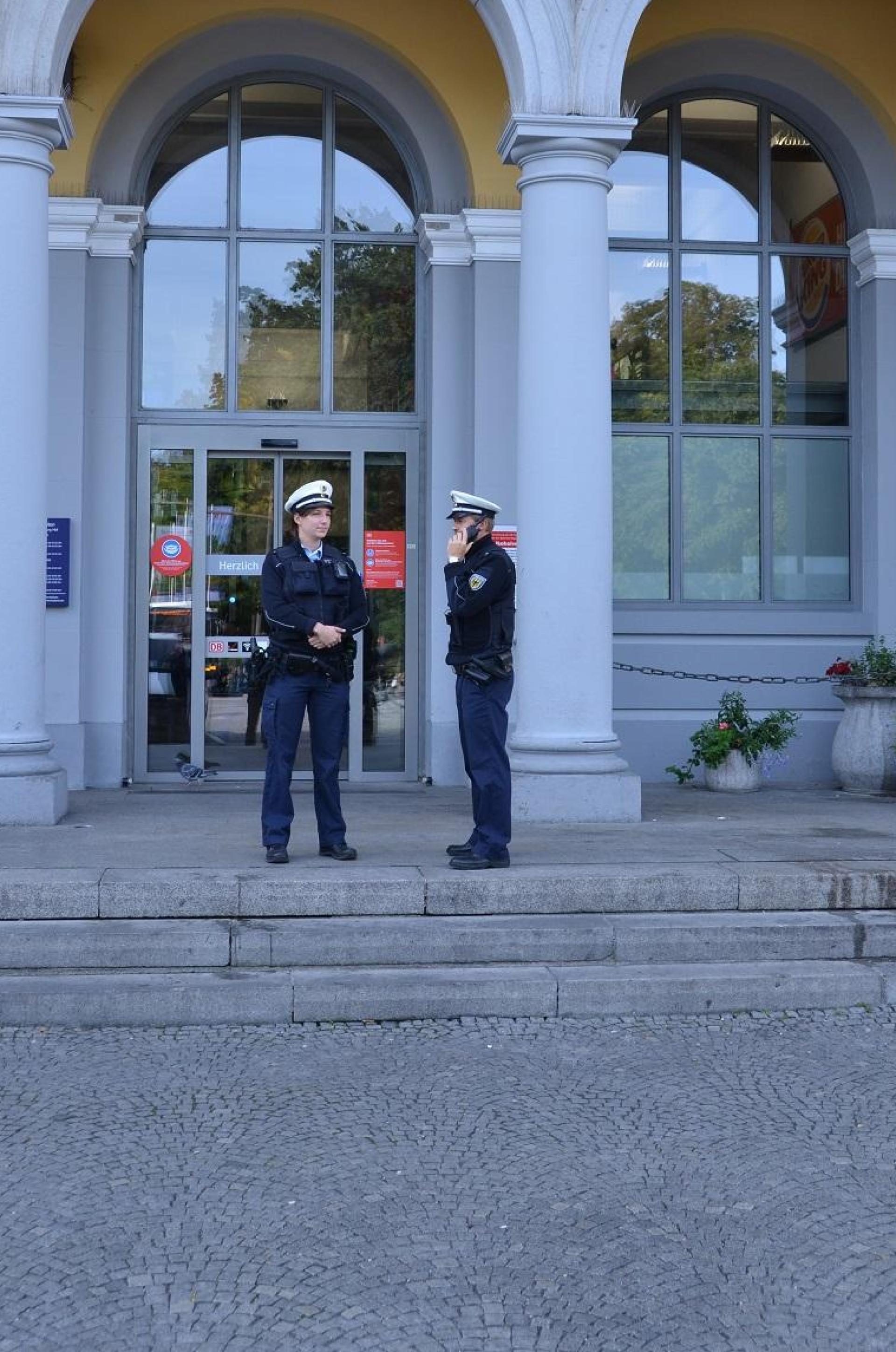 Am Sonntag, 17. Mai, hat eine 39-jährige Frau in Regensburg eine Verkäuferin mit einer leeren Bierdose beworfen und verletzt.  (Symbolbild: Bundespolizei)