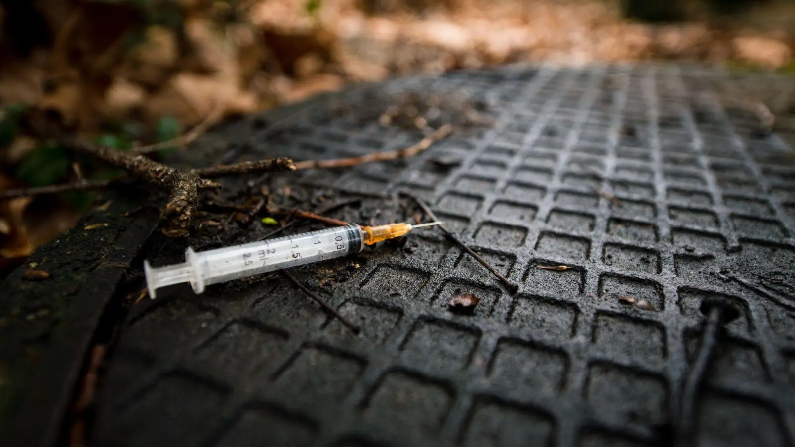 Angefangen hatte Felix* mit Gras und Alkohol, geendet ist seine mehr als 15-jährige Drogenkarriere in einer Überdosis Kokain und Fentanyl. (Bild: Felix Zahn/dpa)