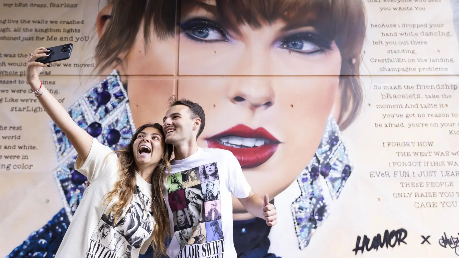 Die Fans von US-Sängerin Taylor Swift sind eine weltweite Community. (Archivfoto) (Bild: David Parry Media Assignments/PA Wire/dpa)