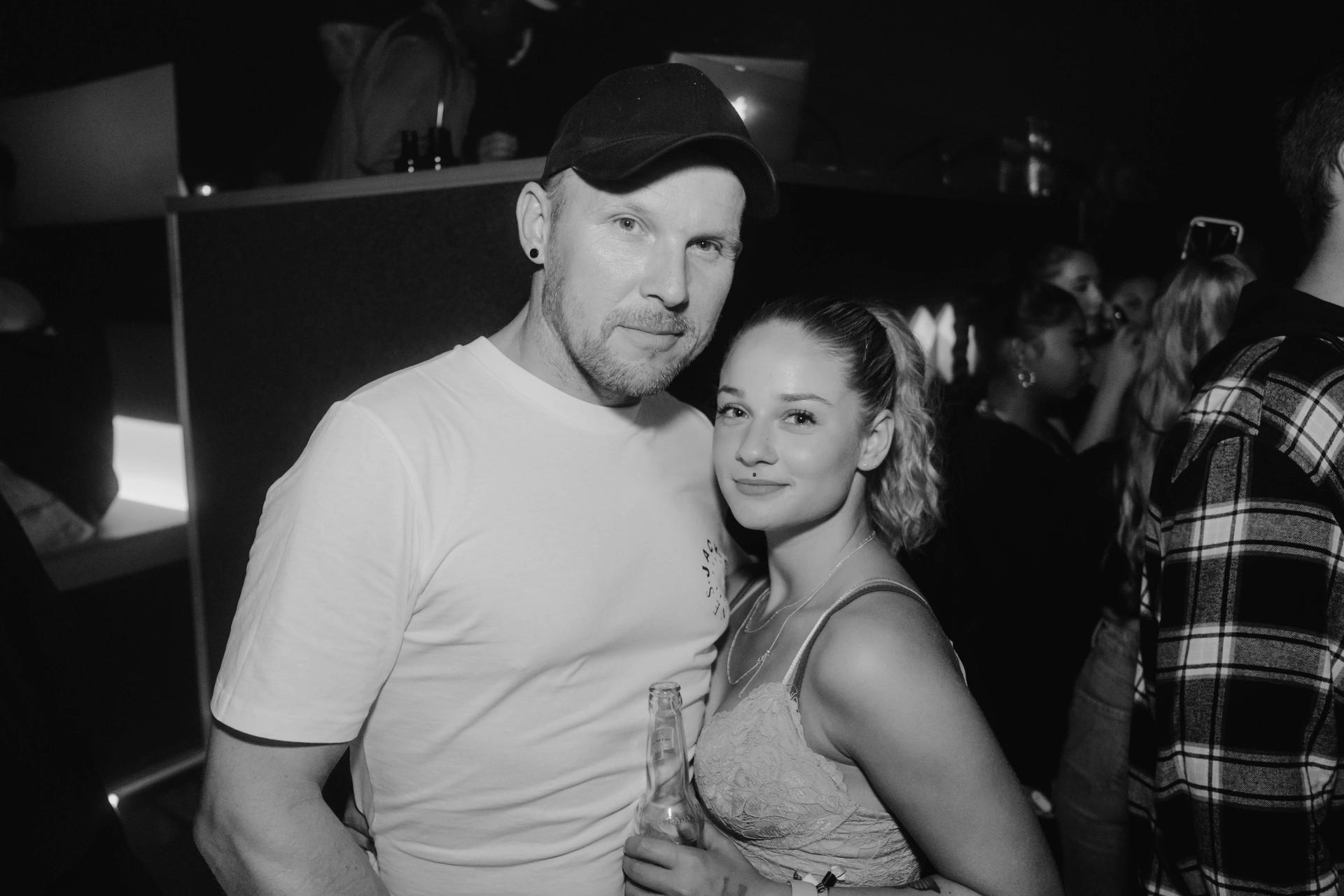 Die Bilder der „Savage Life”-Party im Loop. (Bild: Lukas Frey)