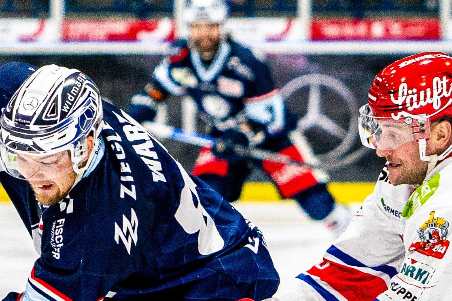 Tyler Ward (links) von den Blue Devils Weiden im Laufduell mit dem Selber Carson McMillan. (Bild: Elke Englmaier)