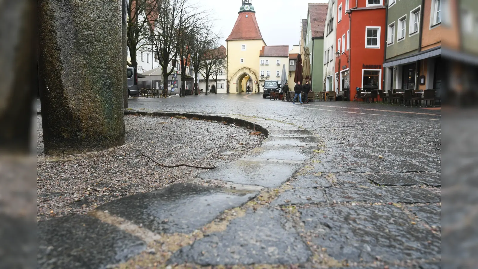 Die Lokale in der Altstadt sind bei den Menschen beliebt. Am Wochenende allerdings starb ein Weidener. Die Polizei geht von einem Unfall in einer Gaststätte als Ursache aus.  (Symbolbild: Gabi Schönberger)