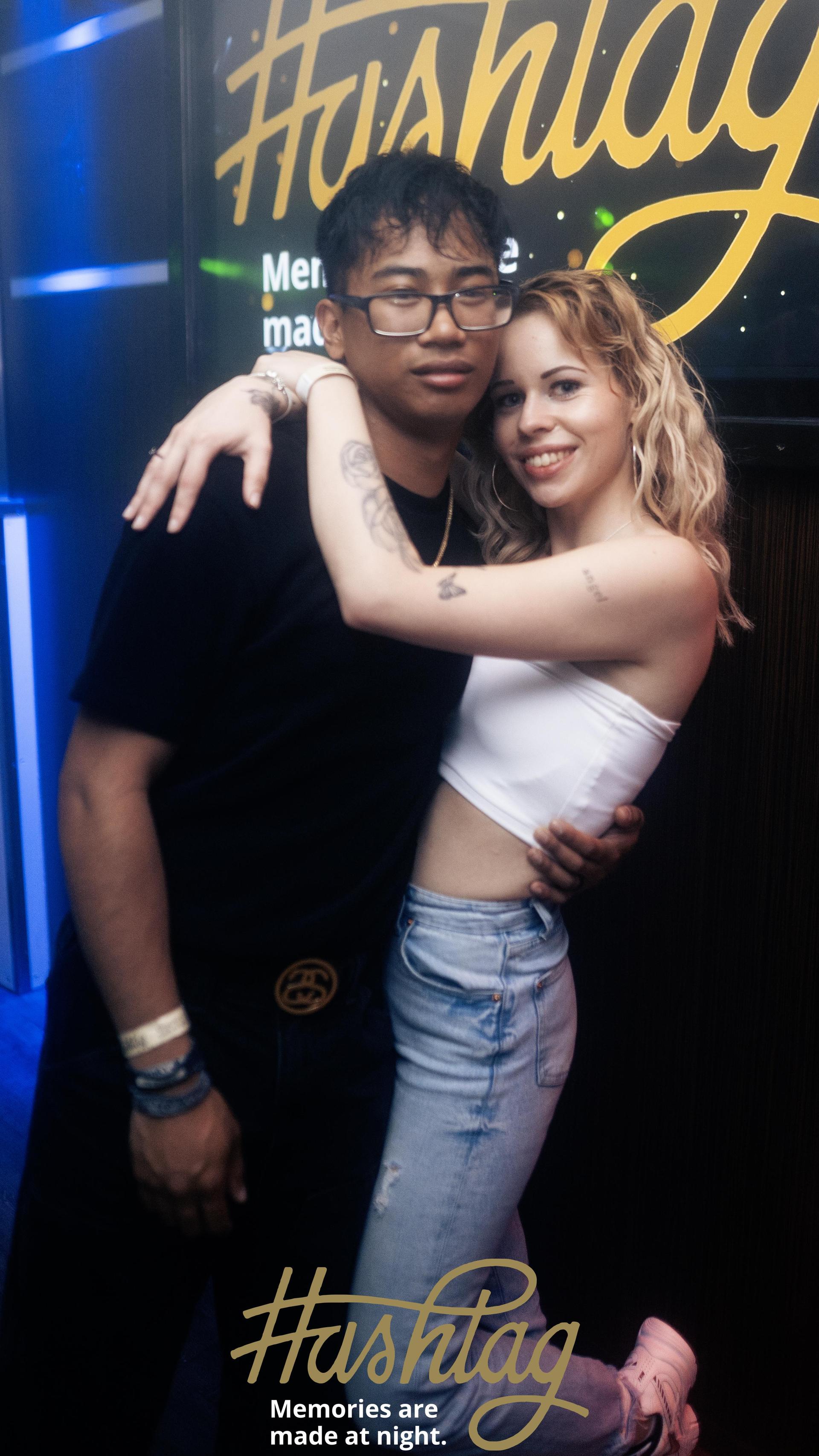 Die „Blackedout”-Party im Hashtag. (Bild: Hannes Stock)