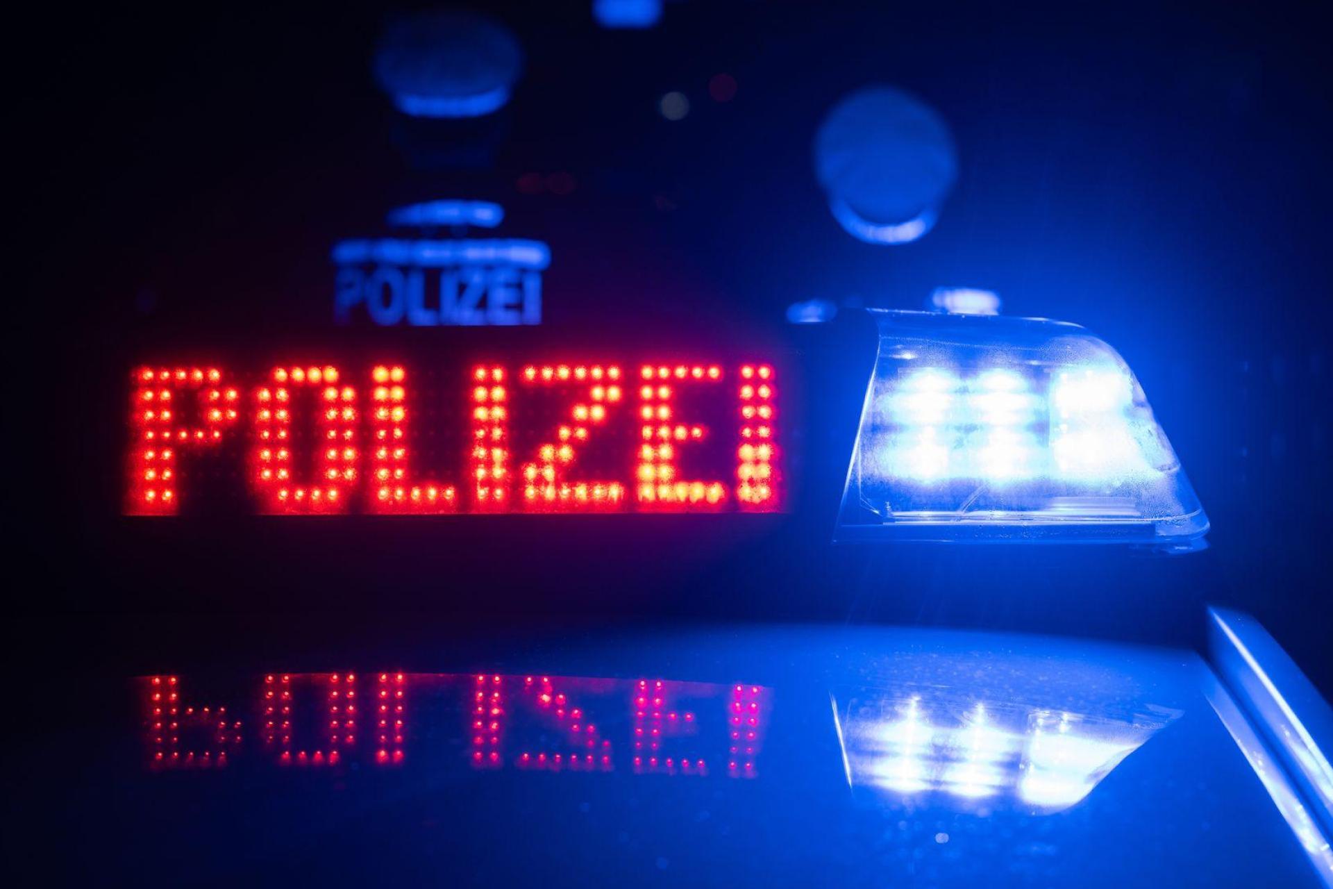 Die Weidener Polizei bekam es mit einem uneinsichtigen Autofahrer zu tun.  (Symbolbild: Marijan Murat/dpa)