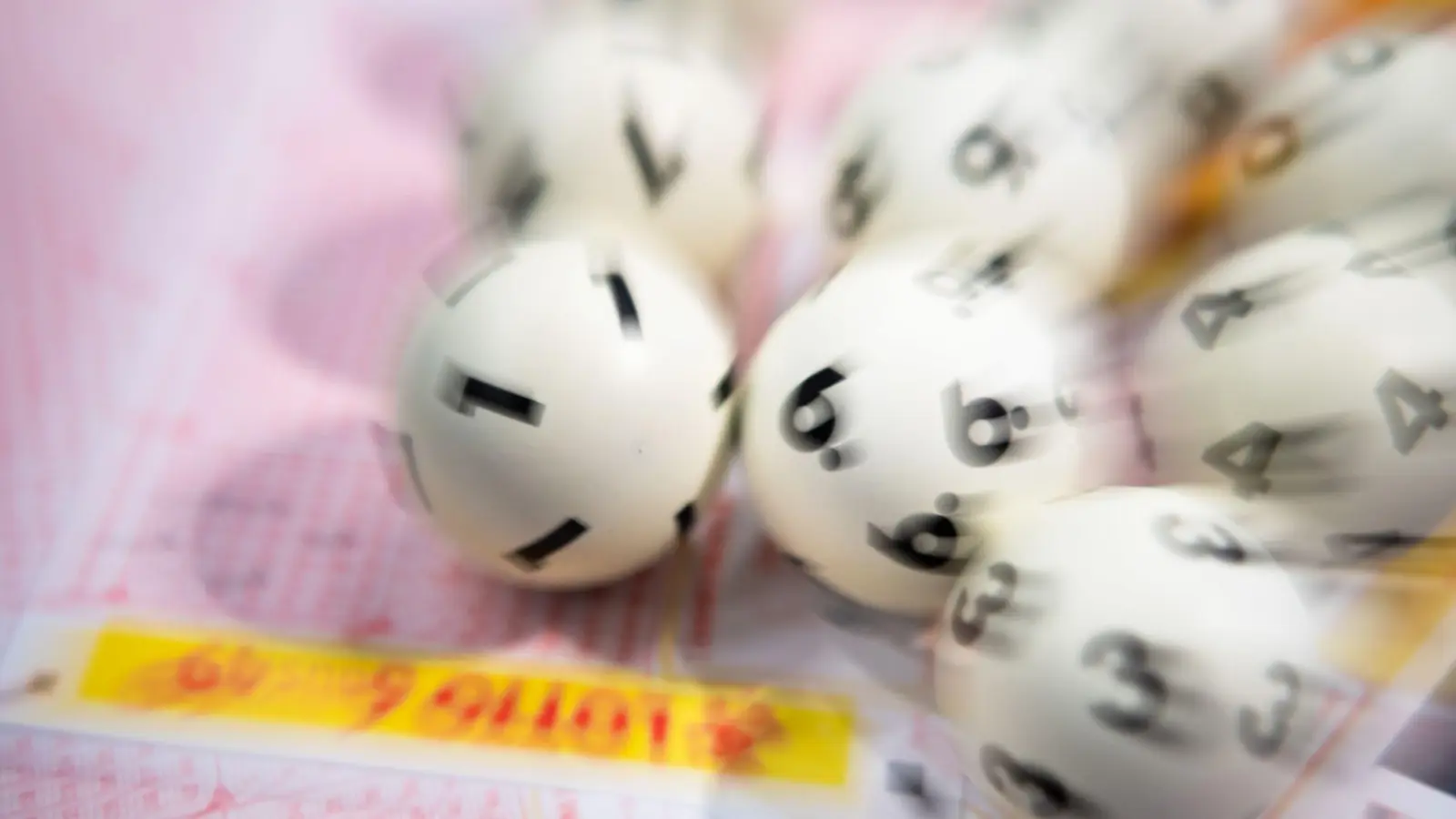 Bei der Ziehung von Lotto 6aus49 wurden gleich mehrere Millionengewinne in Bayern erzielt. (Symbolbild: Tom Weller/dpa)