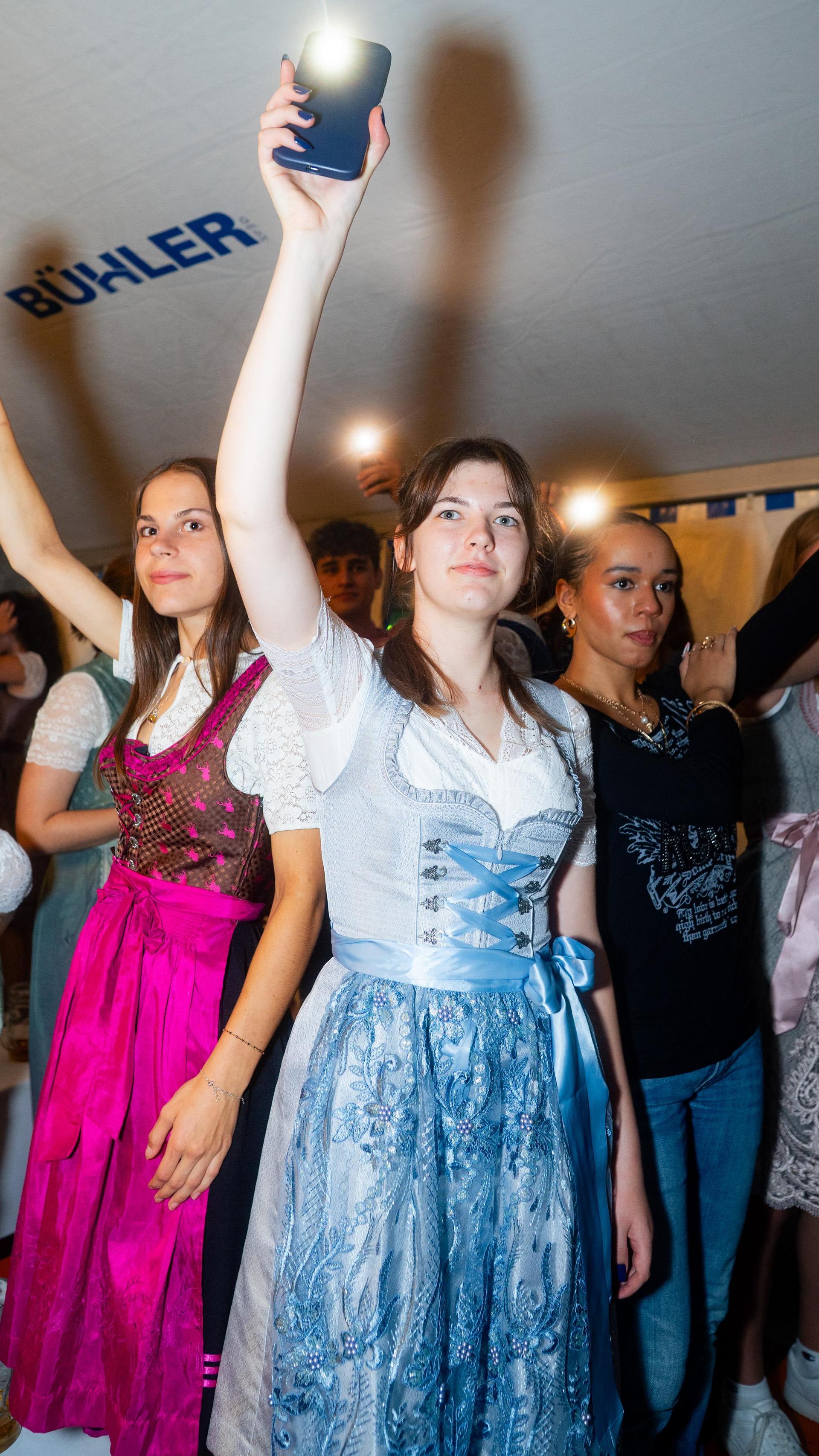 Die Bilder vom Freitag auf dem Weidener Volksfest 2025. (Bild: Hannes Stock)