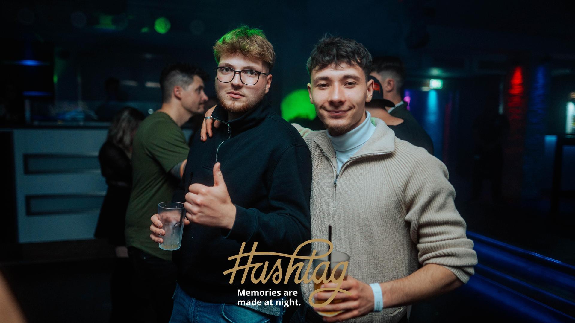 „Vorfeiertag = Vollgas” im Hashtag (Bild: Sebastian Reiter)