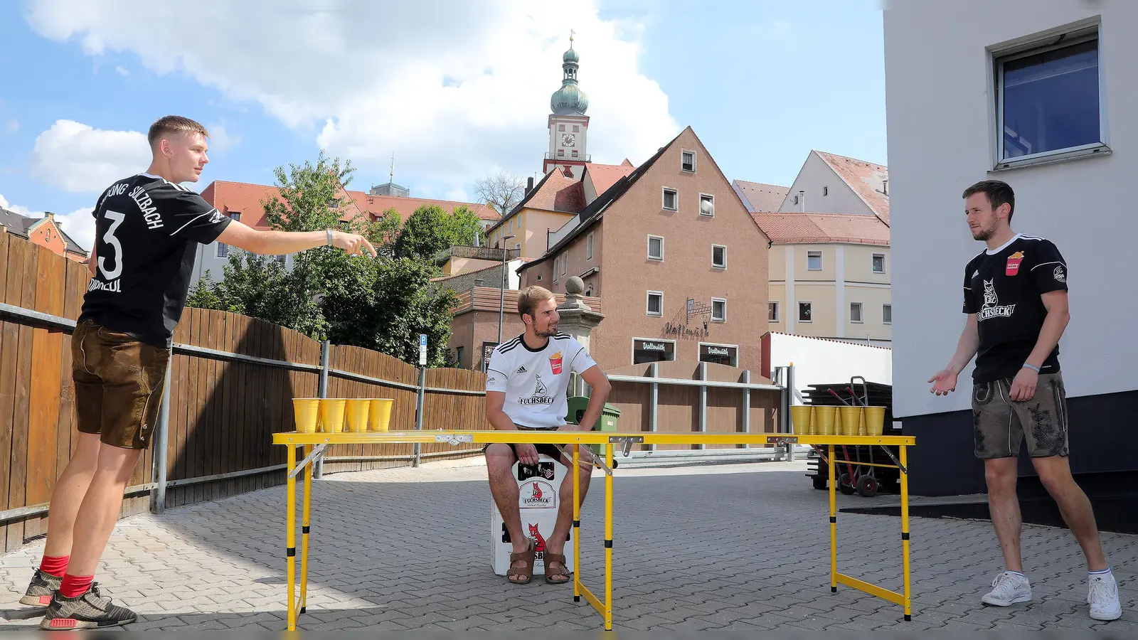 Die Organisatoren des Bierpongturniers (Bild: Wolfgang Steinbacher)