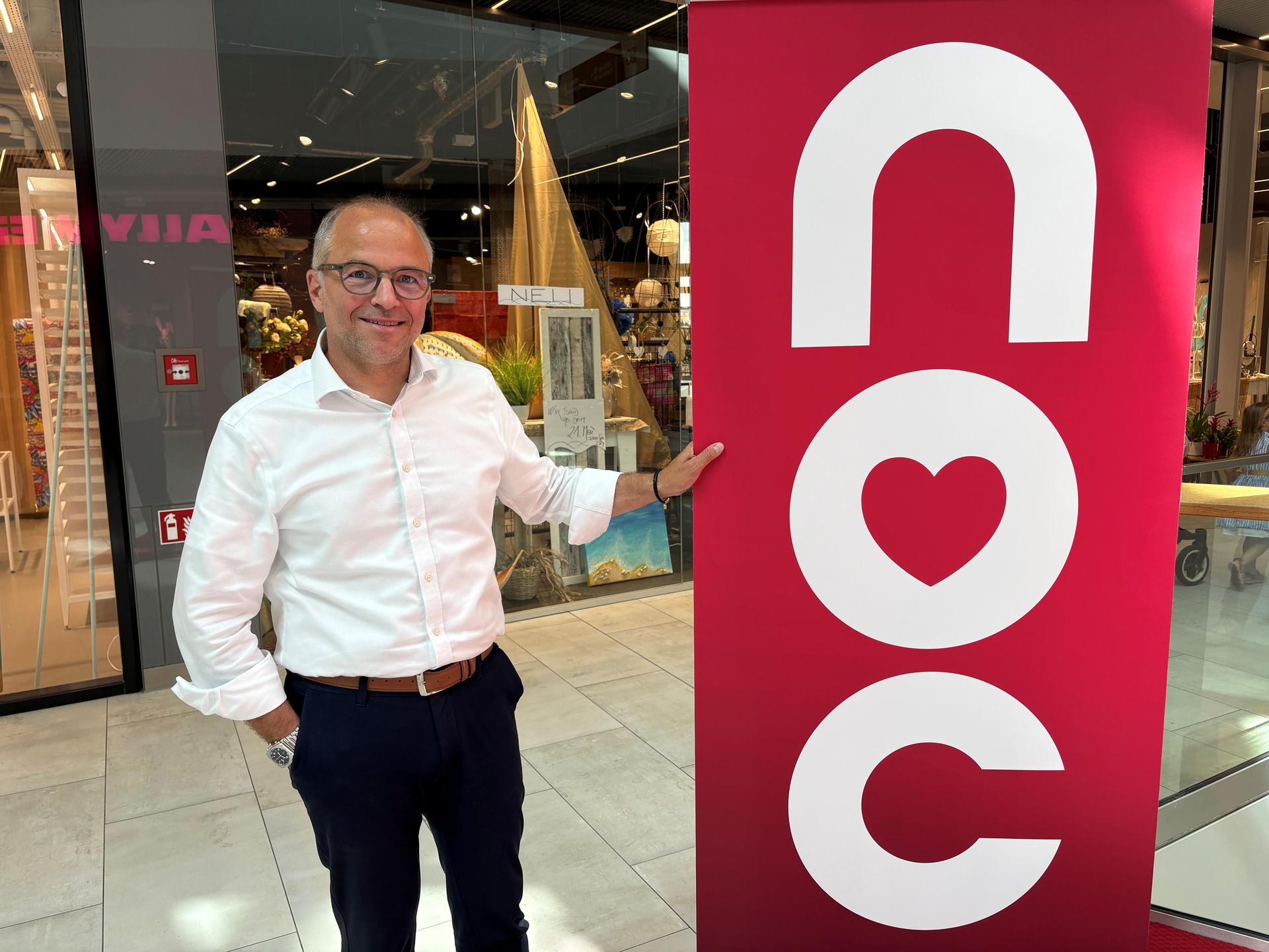 Dietmar Beutling ist auf der Suche nach Gastronomen für das Untergeschoss des Nordoberpfalz-Centers (NOC).  (Bild: Nils Ganzmann)