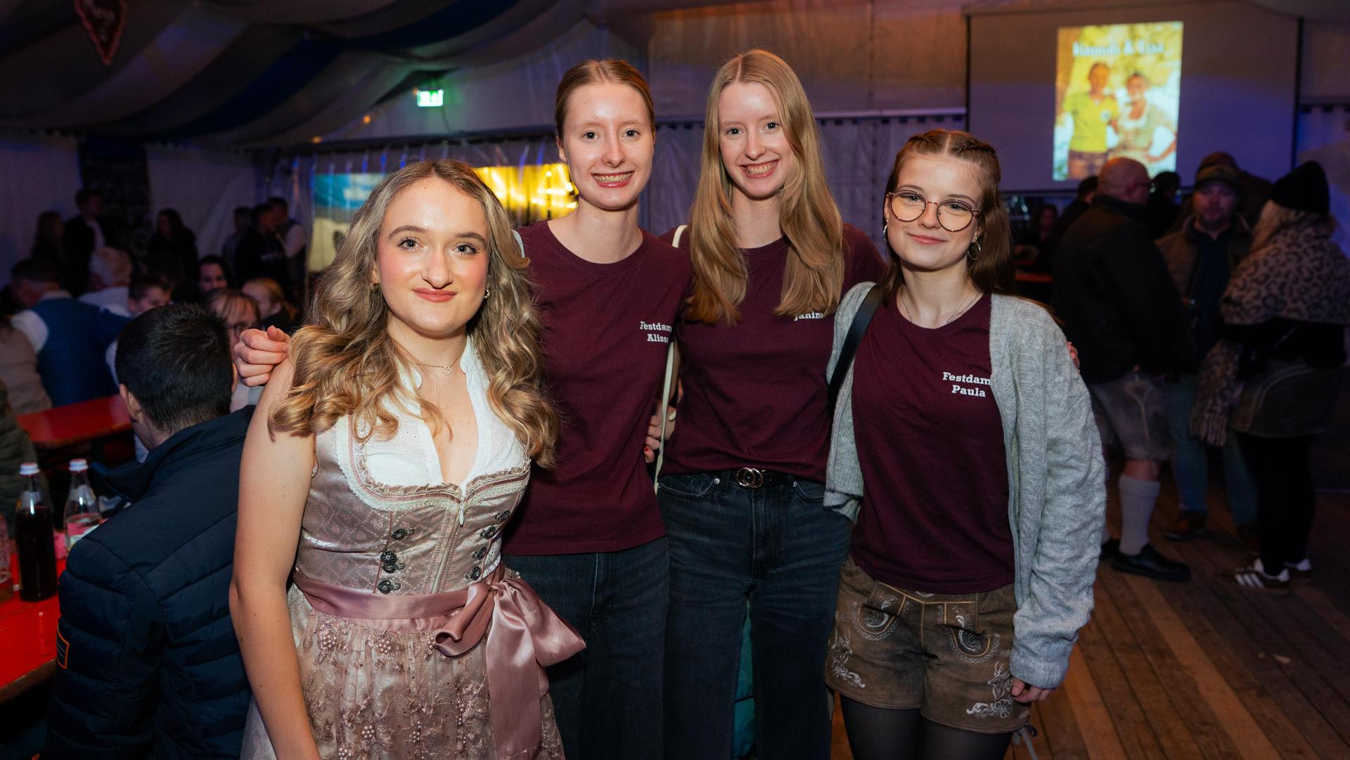Szenen der Kirwaparty in Weiherhammer. (Bild: Hannes Stock)