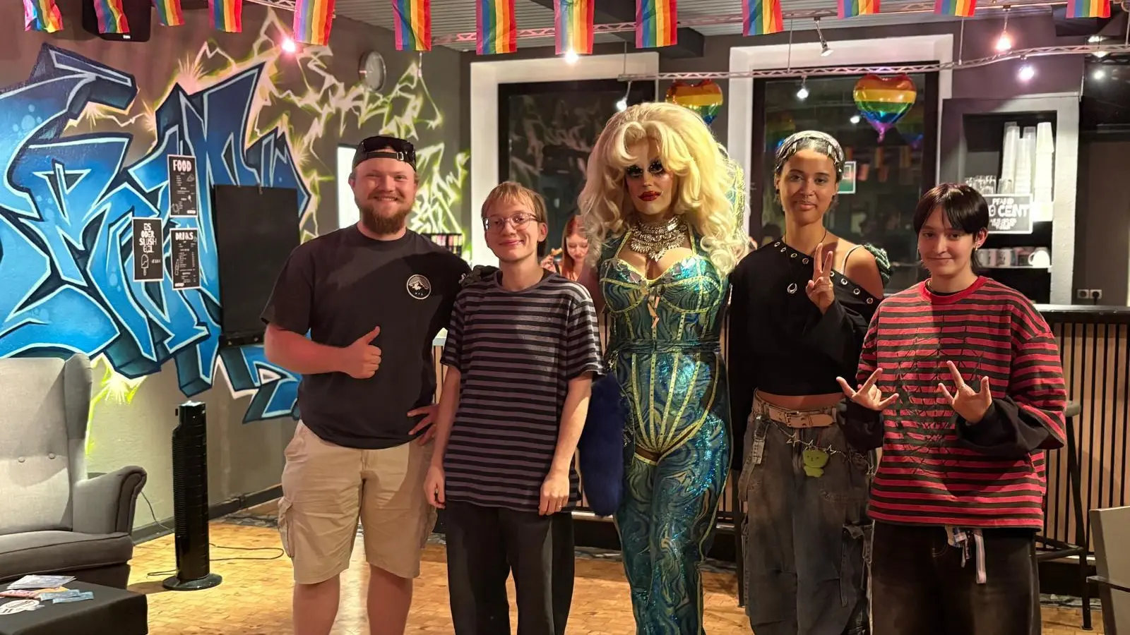 Atlantika van Doom beim Drag Bingo Special im Jugendzentrum Weiden. (Bild: Antonia Raithel)
