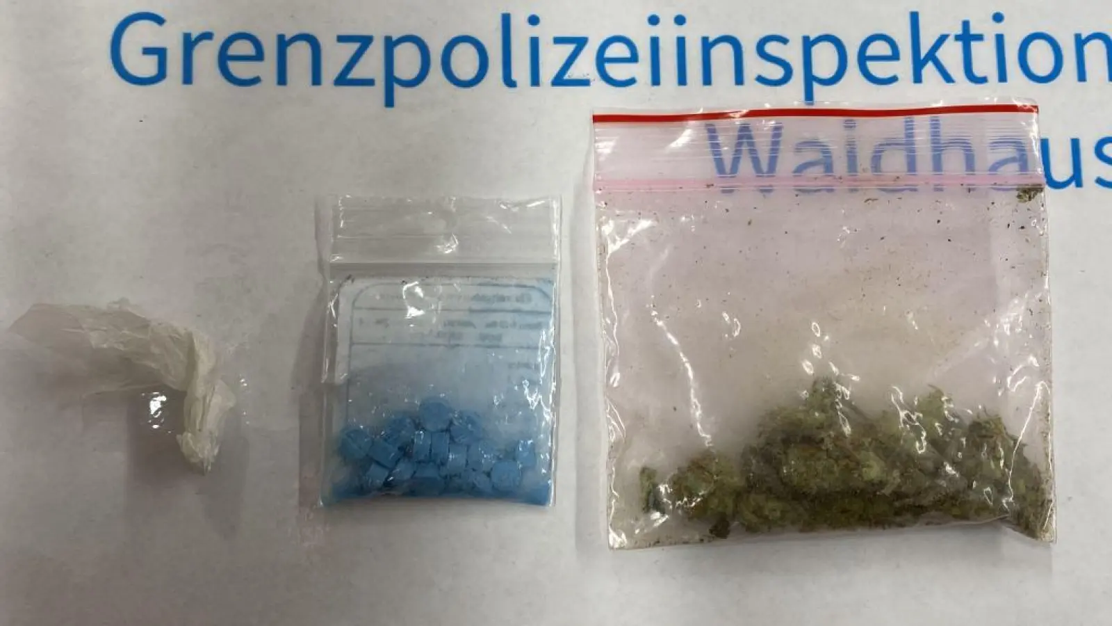 Dieses Rauschgift fanden Beamte der Grenzpolizei bei einer Kontrolle in Waidhaus.  (Bild: Grenzpolizei Waidhaus)