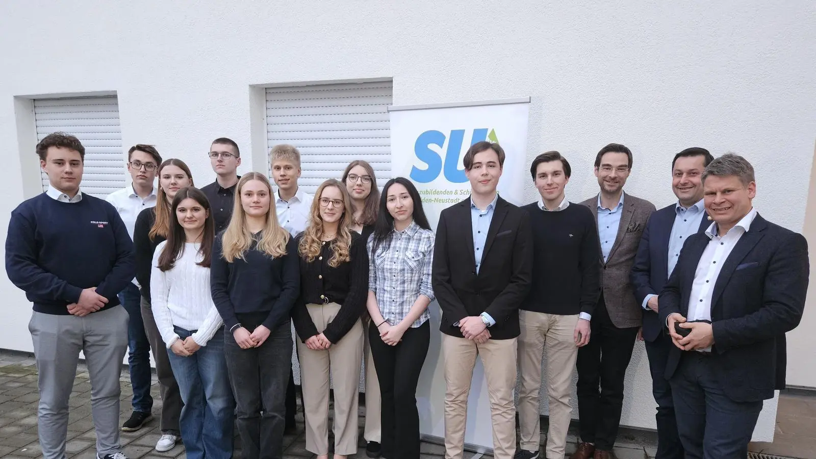 Gründungsversammlung der Schüler-Union Weiden-Neustadt/WN mit Vorsitzendem Paul Zaruba (Fünfter von rechts). (Bild: Gustl Beer)