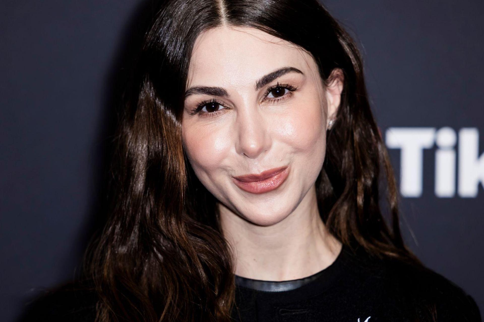 In den sozialen Netzwerken wird die Mutter Emi Arpa gerade angefeindet. (Archivbild)  (Bild: Christoph Soeder/dpa)