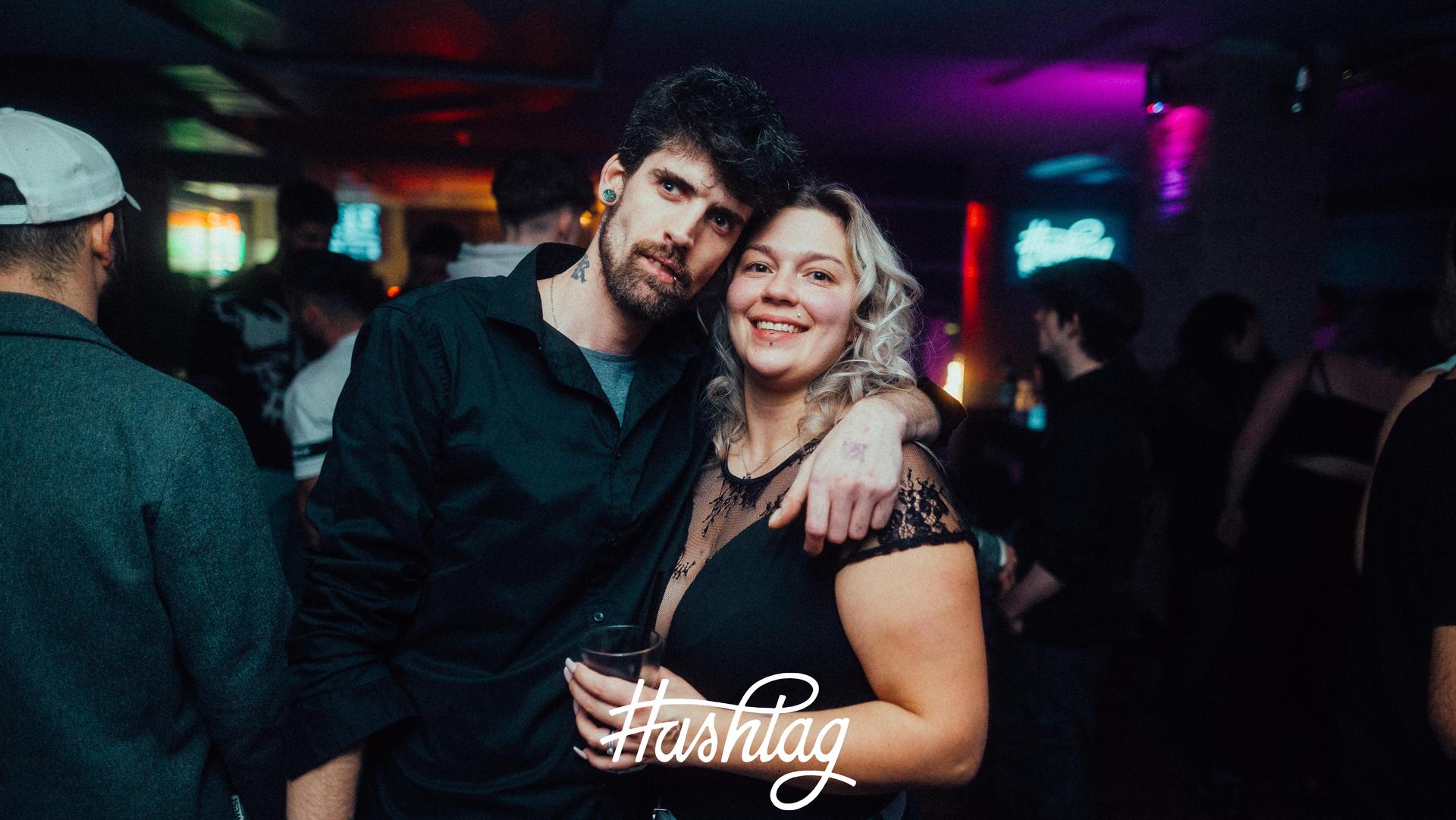 Bei der „Hashtag Saturday”-Partyim Hashtag Weiden sorgte <b>DJ RobVEE</b> für den passenden Sound. (Bild: Sebastian Reiter)
