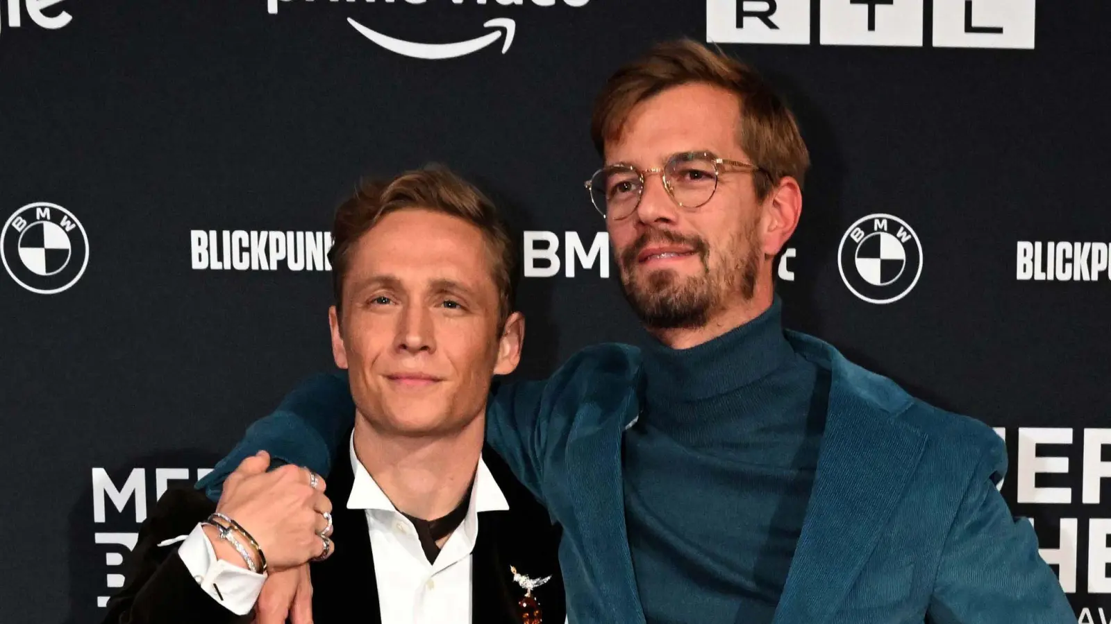 Schweighöfer und Winterscheidt verzichten im Januar auf Alkohol. (Archivbild) (Bild: Felix Hörhager/dpa)