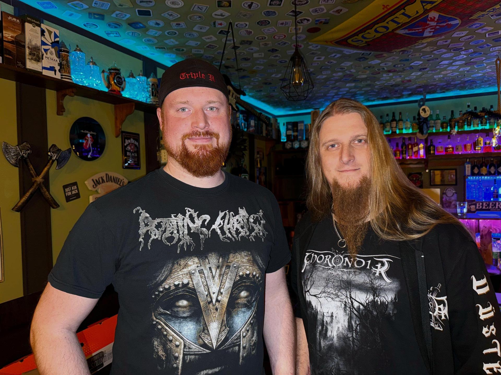 Mit ihrem Helles&amp;Hellfire-Festival verlegen die Veranstalter, Michael Glettner (links) und Kevin Wienerl, nach Wurz.  (Bild: Michael Glettner)