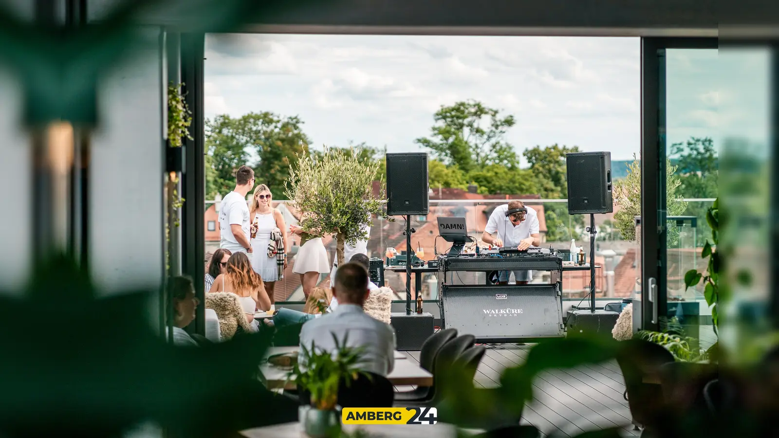 Die White Party in der Walküre Skybar. (Bild: Justus Gregor)