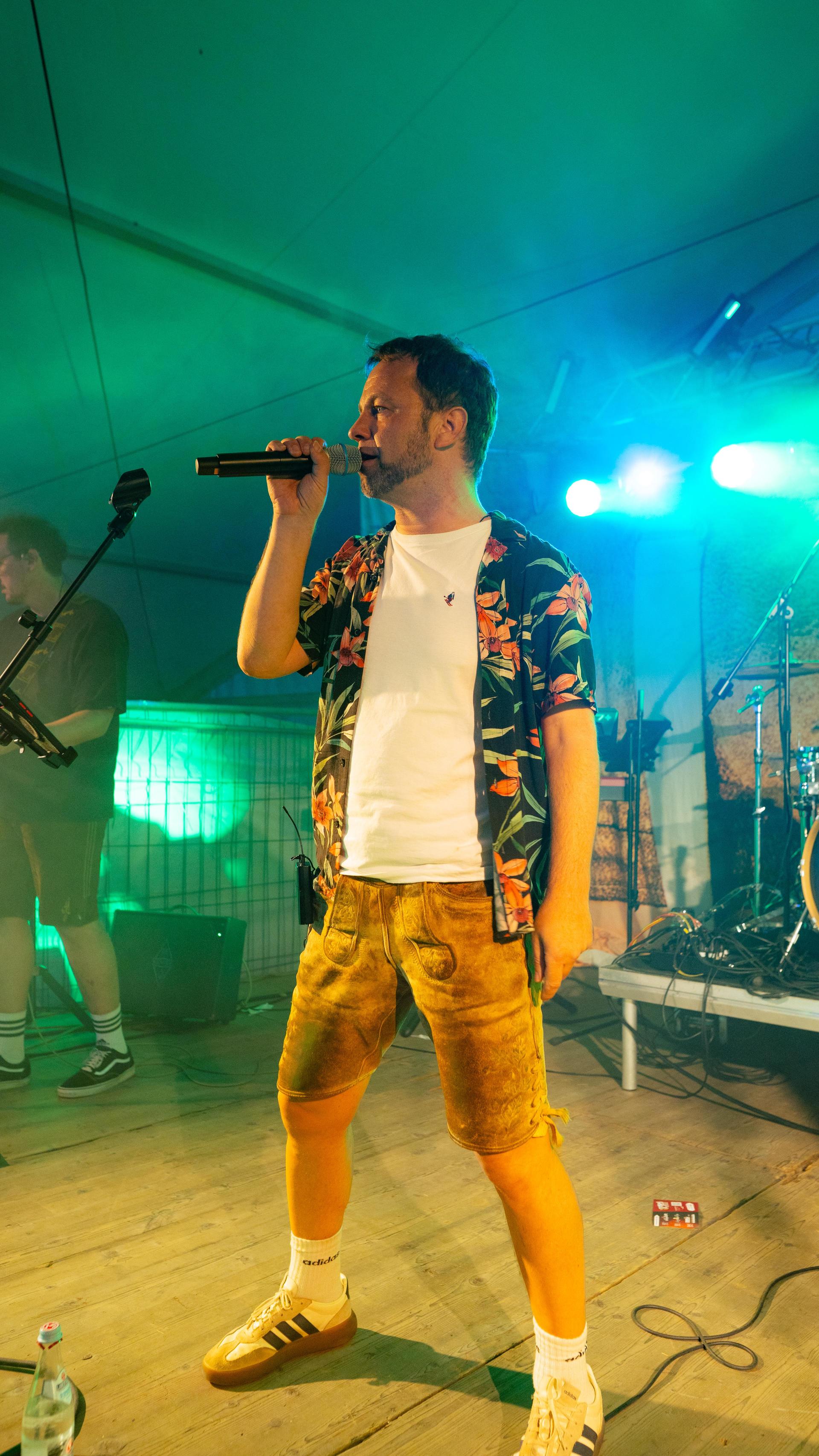 Gute Stimmung, volles Zelt und super Momentaufnahmen. (Bild: Hannes Stock)