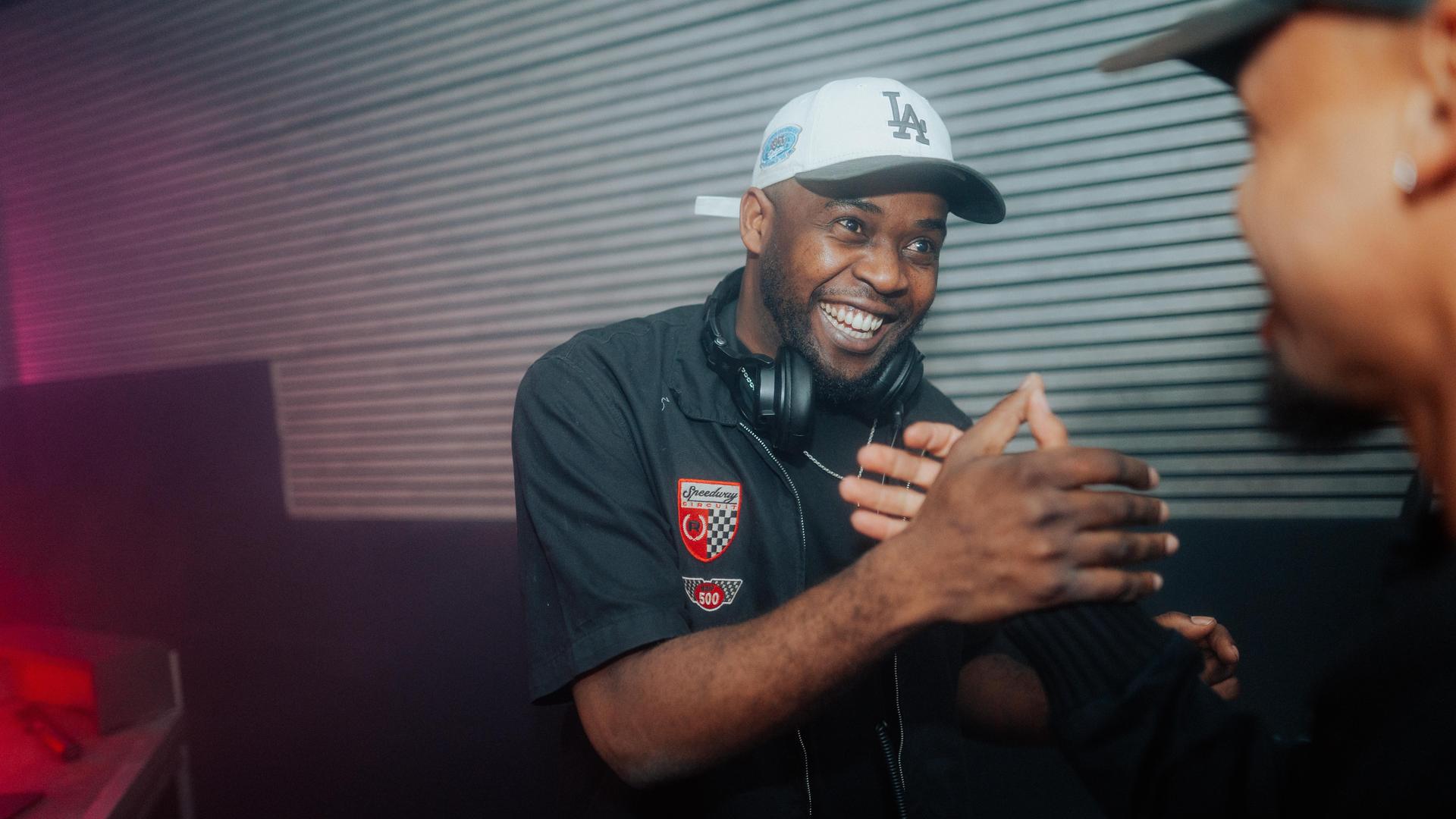 Die Opening Party im Nightlife bringt drei DJs, Beats, Drinks und Vibes.  (Bild: Sebastian Reiter)