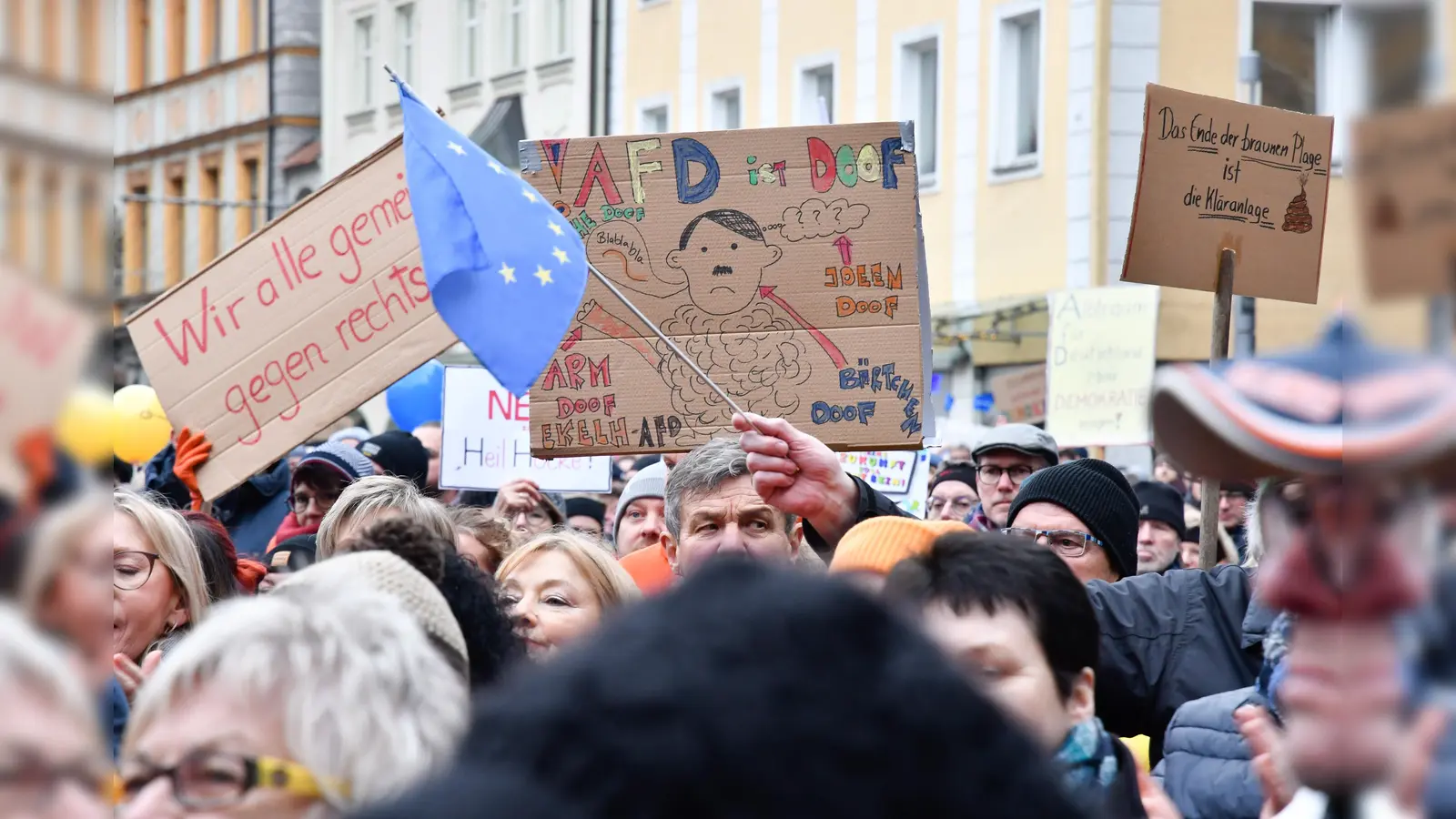 Bei der Gestaltung ihrer Plakate zeigten sich einige Teilnehmer sehr kreativ. (Bild: Petra Hartl)