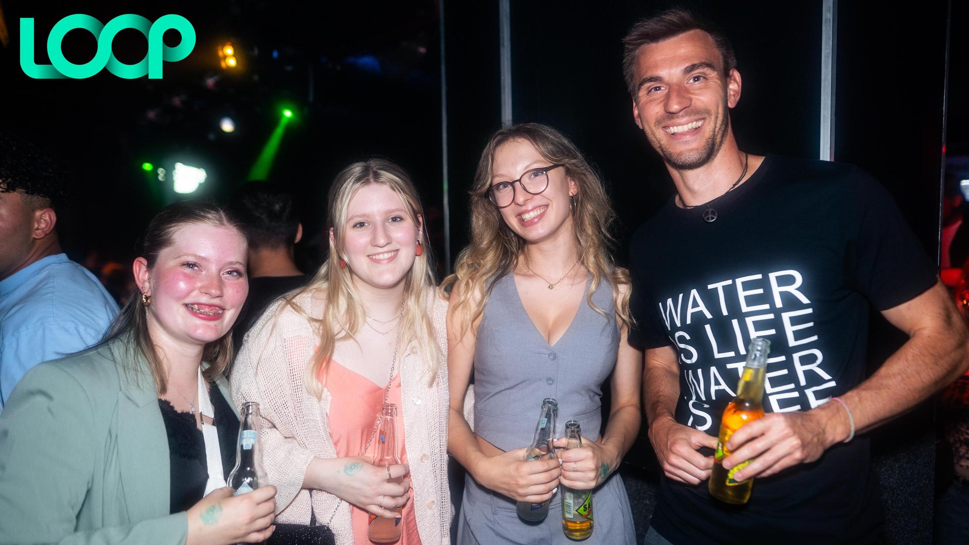 Die „School is out”-Party im Loop. (Bild: Hannes Stock)