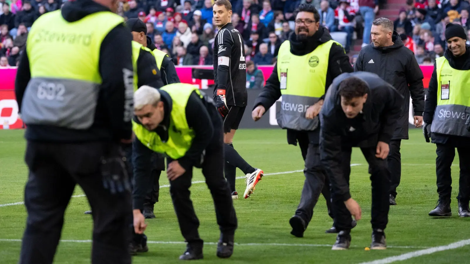 Der FC Bayern wurde wegen der Fanproteste zu einer Geldstrafe verurteilt. (Bild: Sven Hoppe/dpa)