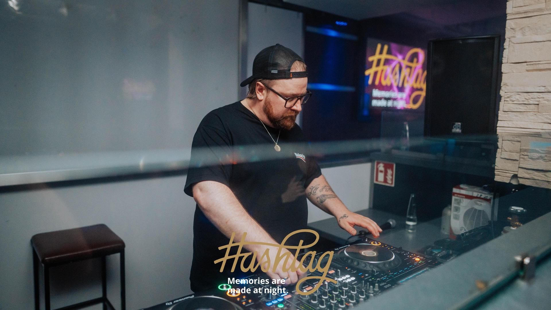 „Vorfeiertag = Vollgas” im Hashtag (Bild: Sebastian Reiter)