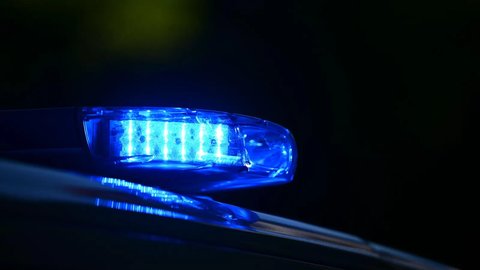 Ein Disco-Besucher wurde von einer Gruppe verprügelt und leicht verletzt (Symbolbild).  (Bild: Markus Lenhardt/dpa)