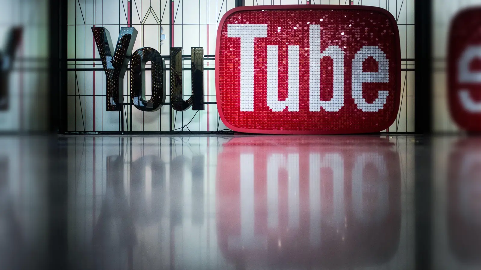 Youtube wurde vor 20 Jahren gegründet. (Bild: Sophia Kembowski/dpa)